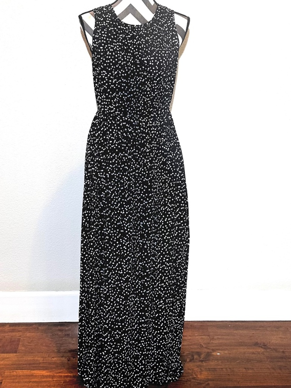 Banana Republic Maxi White on Black Polka Dots Sleeveless Pleated Dress Small
